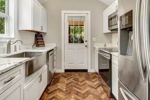 2104 Razorback Ln, Charleston, SC 29414