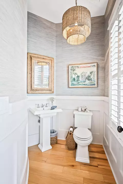 Bath - 2120 Malcolm Rd, Mount Pleasant, SC 29466 photo 6 of 10