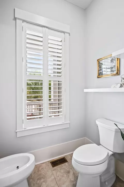 Bath - 2120 Malcolm Rd, Mount Pleasant, SC 29466 photo 5 of 10