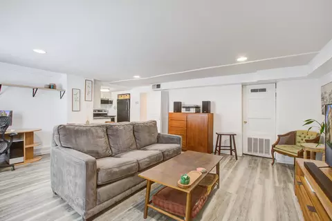 65 Vanderhorst St #B, Charleston, SC 29403