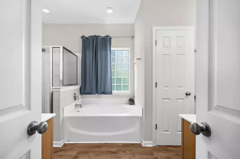 Bath - 602 Curing Ct, Moncks Corner, SC 29461 photo 2 of 5