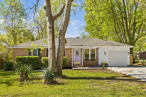 106 Pine Ln, Summerville, SC 29485