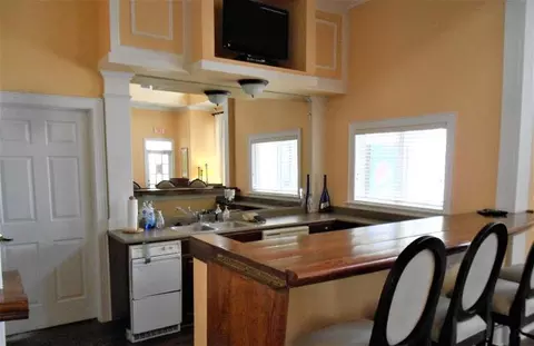 Kitchen - 2216 Chatelain Way, Mount Pleasant, SC 29464 photo 2 of 2