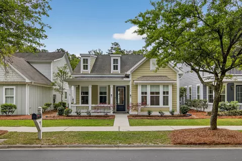 153 Village Ponds Dr, Summerville, SC 29483