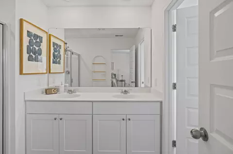 Bath - 4005 E Associate Dr, North Charleston, SC 29418 photo 4 of 5