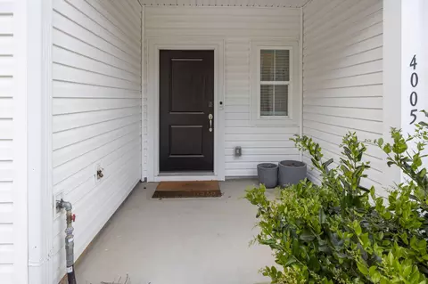Exterior - 4005 E Associate Dr, North Charleston, SC 29418 photo 4 of 9