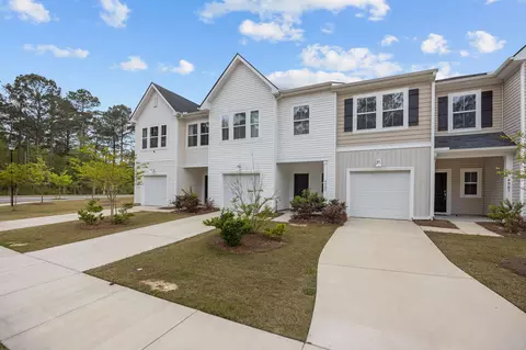 Exterior - 4005 E Associate Dr, North Charleston, SC 29418 photo 2 of 9