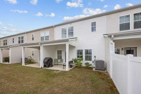 Exterior - 4005 E Associate Dr, North Charleston, SC 29418 photo 5 of 9