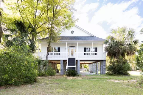 518 Jungle Rd, Edisto Island, SC 29438