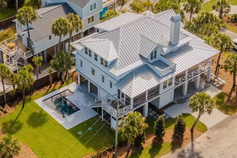 720 W Ashley Ave, Folly Beach, SC 29439