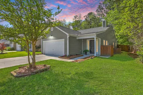 427 Savannah River Dr, Summerville, SC 29485