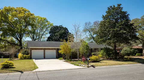 5321 Chantilly Ln, North Charleston, SC 29418
