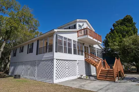 2305 Myrtle St, Edisto Island, SC 29438