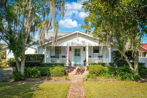 212 Live Oak Dr, Mount Pleasant, SC 29464