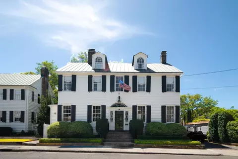 7 Lowndes St, Charleston, SC 29401