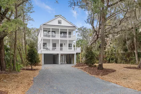 3506 Myrtle St, Edisto Island, SC 29438