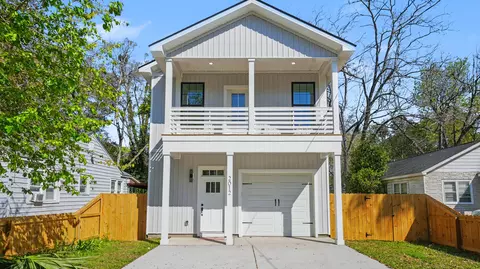 2012 Bolton St, North Charleston, SC 29406