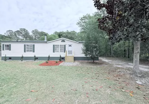 546 Pauline Dr, Bonneau, SC 29431