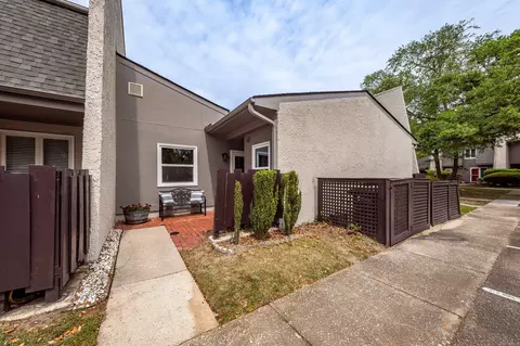 306 Ventura Pl, Mount Pleasant, SC 29464