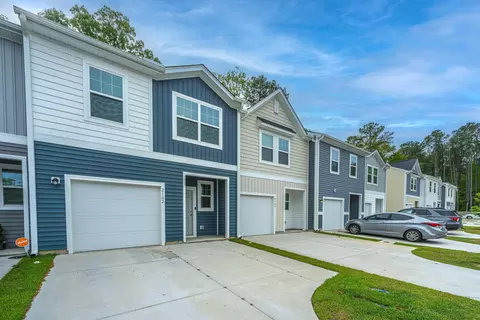 2102 Scarlett Maple St, Summerville, SC 29486