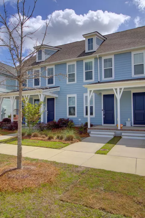 585 Blueway Ave, Summerville, SC 29486