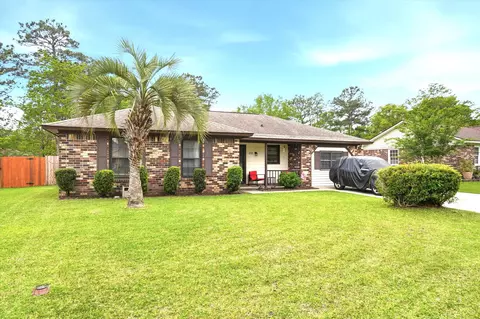 218 Village Green Cir, Summerville, SC 29486