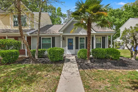 8059 Shadow Oak Dr, North Charleston, SC 29406