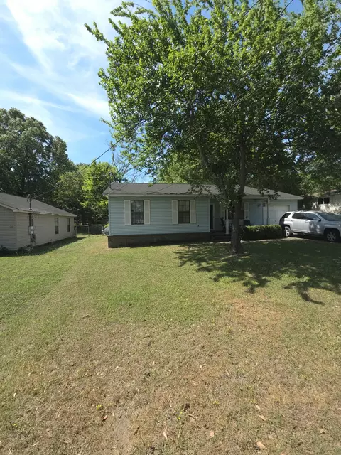 5807 Robinhood Dr, Hanahan, SC 29410