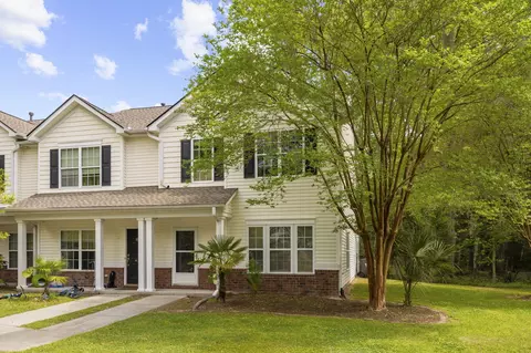 400 Chinquapin Dr, Summerville, SC 29485