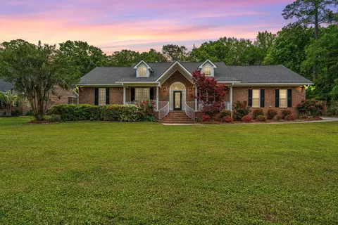 106 Lee St, Summerville, SC 29485