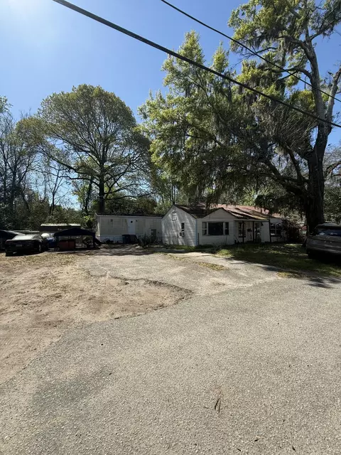 1901 Helm Ave, North Charleston, SC 29405