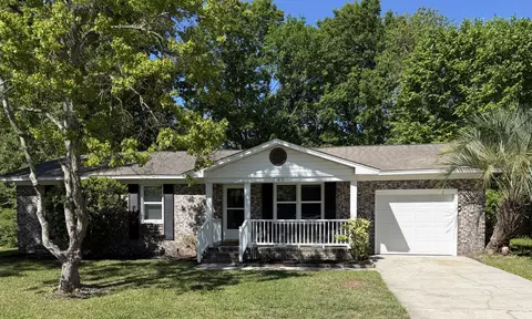 245 Mary Scott Dr, Goose Creek, SC 29445