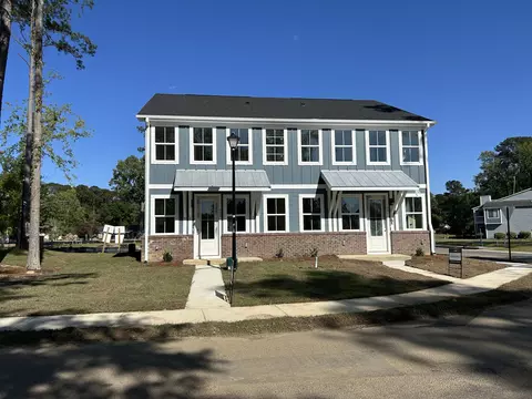 489 Martins Creek Blvd, Summerville, SC 29485