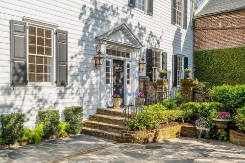 19 Water St, Charleston, SC 29401
