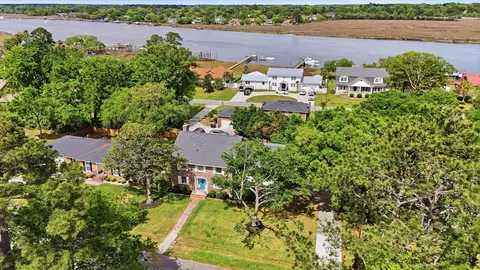 2388 Erskine Ave, Charleston, SC 29414