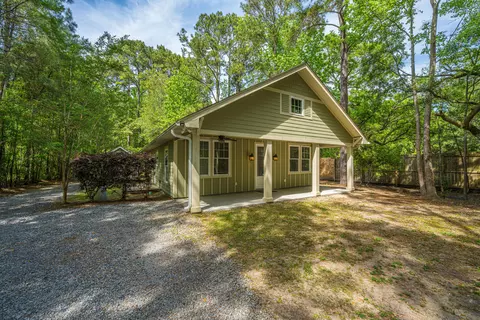 6037 Chisolm Rd, Johns Island, SC 29455