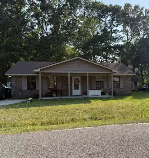 216 Shamrock Dr, Summerville, SC 29483