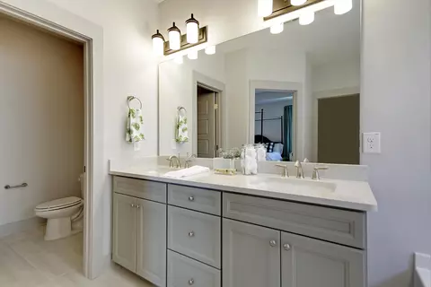 Bath - 228 Creek Pointe Dr, Moncks Corner, SC 29461 photo 7 of 8