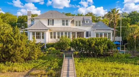 405 Seabreeze Ln, Sullivans Island, SC 29482
