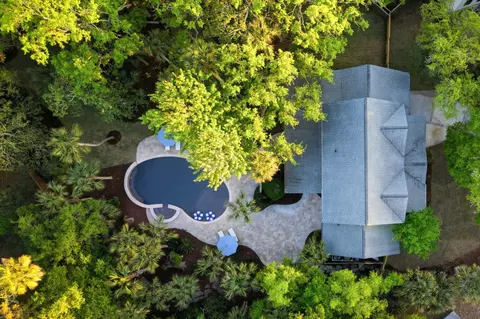 103 Oakview Ln, Isle Of Palms, SC 29451