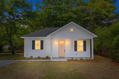 2620 Stark Ln, North Charleston, SC 29405