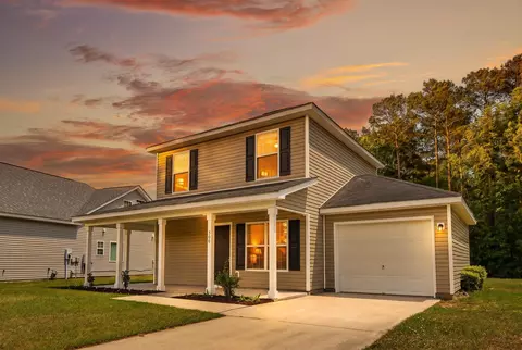 306 Winford Ct, Moncks Corner, SC 29461