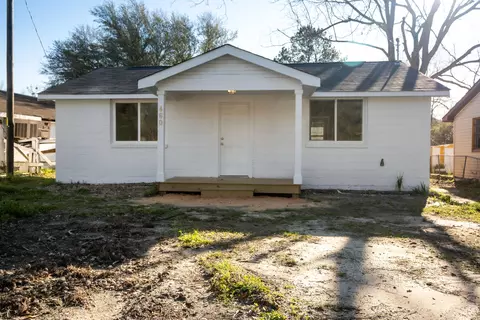 460 Bay St, Elloree, SC 29047