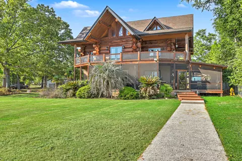 1537 Litzler Dr, Manning, SC 29102