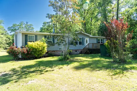 4892 State Rd, Ridgeville, SC 29472