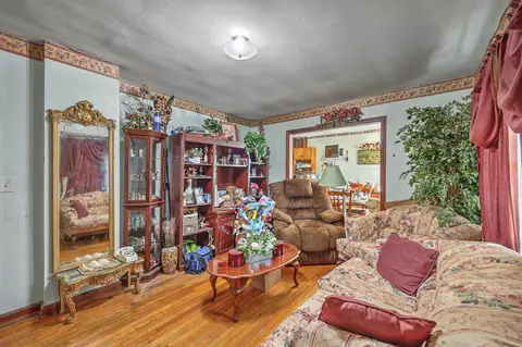 Living - 104 Saluda St, Hampton, SC 29924 photo 1 of 4