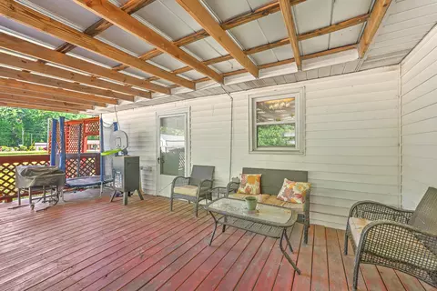 Exterior - 104 Saluda St, Hampton, SC 29924 photo 4 of 6