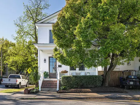 21 Cleveland St, Charleston, SC 29403