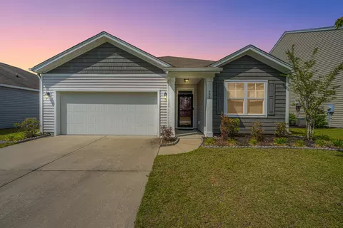 595 Wayton Cir, Moncks Corner, SC 29461