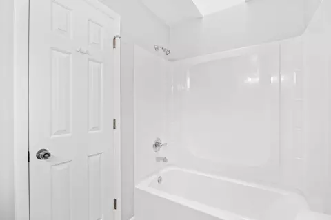 Bath - 617 Surfside Dr, Surfside Beach, SC 29575 photo 2 of 4